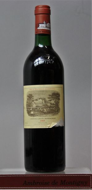 null 1 bouteille CHÂTEAU LAFITE ROTHSCHILD - 1er GCC Pauillac 1985 

Etiquette abimée,...