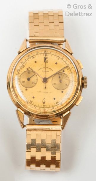 CHRONOGRAPHE SUISSE Bracelet-montre chronographe en or jaune, boîtier rond, cadran...