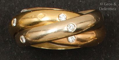CARTIER « Trinity » Bague trois anneaux en or de trois couleurs ornée de diamants...