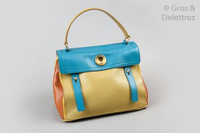 null Yves SAINT LAURENT

Sac "Muse II" 31cm en veau grainé tricolore kaki, bleu jean,...