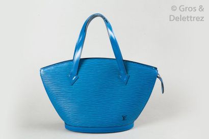 null Louis VUITTON

Sac " Saint Jacques PM " 23cm en cuir épi bleu de Tolède, fermeture...