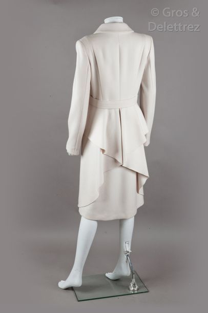 null Alberta FERRETTI circa 2012/2013

Manteau en drap de laine écru, col châle cranté,...