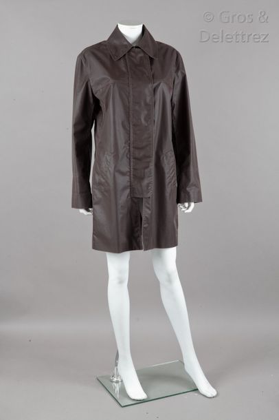 null GUCCI circa 2000

Imperméable zippé en polyester et coton caoutchouté marron,...