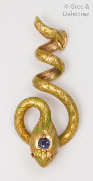 null Pendentif «?Serpent?» en or jaune émaillé vert serti d’un saphir ovale et de...
