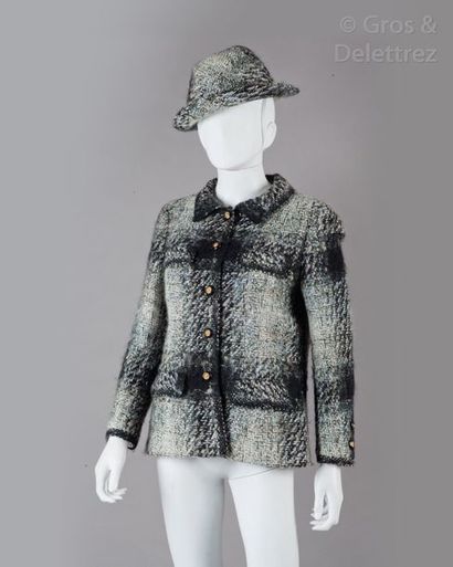 CHANEL Collection haute couture n°47882 circa 1970	 Veste en tweed de laine dans...