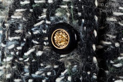 CHANEL Collection haute couture n°47882 circa 1970	 Veste en tweed de laine dans...