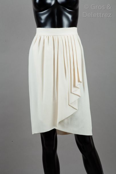 CHANEL Boutique Collection Printemps/Été 1990 Lot composé d’une jupe et d’une jupe...