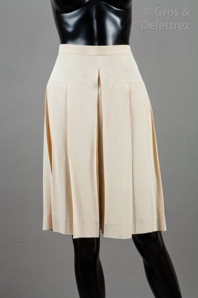 CHANEL Boutique Collection Printemps/Été 1990 Lot composé d’une jupe et d’une jupe...