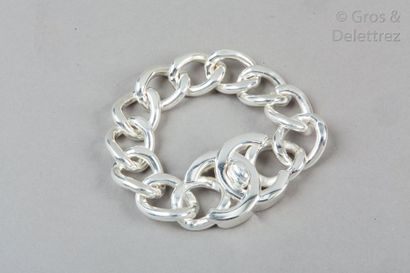 CHANEL Collection prêt-à-porter Automne/Hiver 1996-1997 Bracelet chaîne en métal...