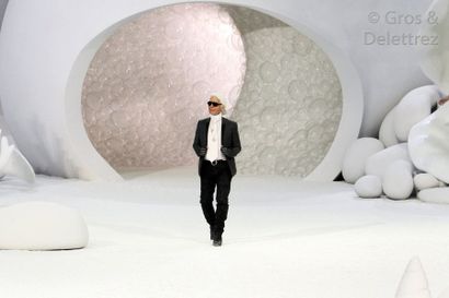 Guy MARINEAU Tirage en couleur «?Karl Lagerfeld 2012?». Signé et numéroté 2/8.	

Format?:...