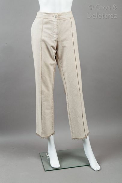CHANEL Collection Prêt-à-porter Printemps/Été 2004 Pantalon en coton chiné beige,...