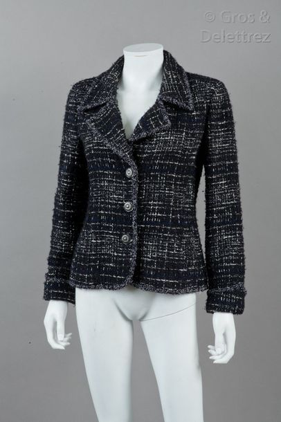 CHANEL Collection prêt-à-porter Automne/Hiver 2009-2010 Veste blazer en tweed noir,...