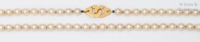 null Collier de perles de culture, le fermoir menotte en or jaune. Longueur?: 40...