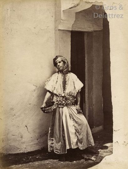 null George Washington Wilson (1823-1893) 

Maroc, c. 1870.

Mendiants. Types marocains....