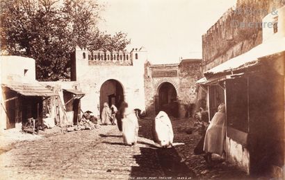 null James Valentine (1815-1880) 

Maroc, c. 1875.

Tanger. Pauvre femme. Kasbah....