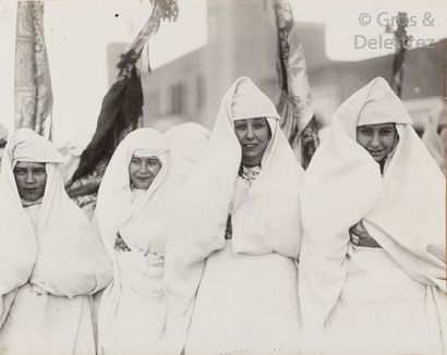 null Marcelin Flandrin (1889-1957) 

Maroc, c. 1930.

Femmes marocaines.

Chanteuse....