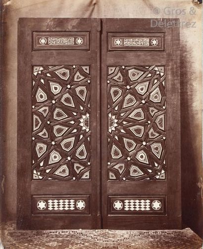 null Pascal Sébah

Égytpte, c. 1870.

Mosquée du sultan Hassan. Venteaux à marqueterie...