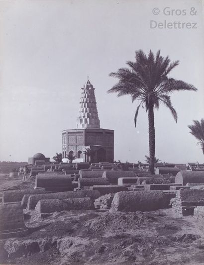 null Photographe non identifié

Irak, c. 1900.

Bagdad. Sanctuaire du Sheikh Omar...