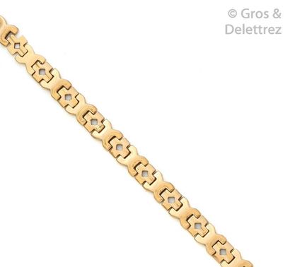 null Bracelet articulé en or jaune à décor géométrique. Longueur?: 19cm. P. 28,5...