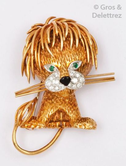 VAN CLEEF and ARPELS «?Lion ébouriffé?» - Broche en or jaune et or gris ciselé, les...