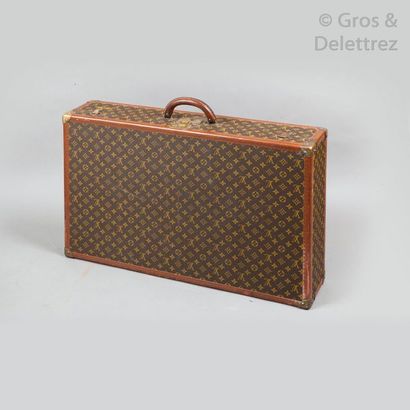 Louis VUITTON Avenue Marceau n°901047, serrure n°126519 Valise «Bisten» en toile...