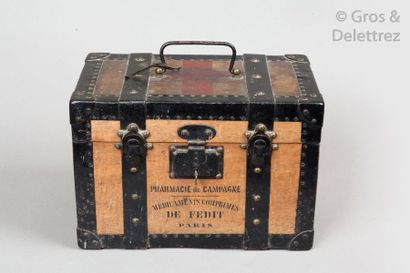 Louis VUITTON - Croix Rouge / Fedit circa 1910 Exceptionnelle boîte à pharmacie en...