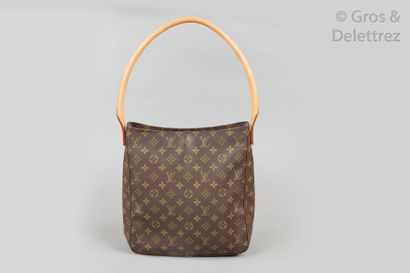 LOUIS VUITTON Sac «Looping» GM 29cm en toile Monogram et cuir naturel, fermeture...