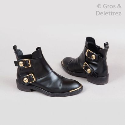 Louis VUITTON par Marc Jacobs - Collection Printemps/Eté 2014 Paire de boots zippées...