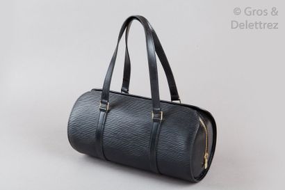 LOUIS VUITTON Sac «Soufflot» 31cm en cuir épi noir, fermeture éclair, double anse....