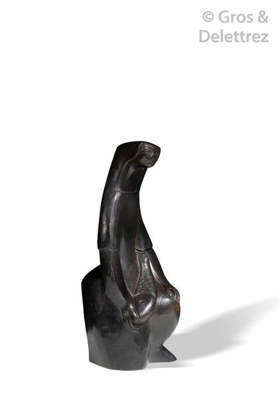 TRAVAIL des années 1950 «?Femme au poisson?»

Sculpture en céramique émaillée noire...