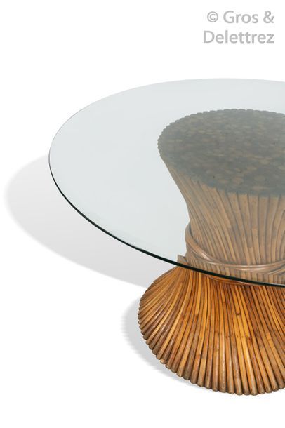 John Mac GUIRE (1920-2013) Table de salle à manger à plateau circulaire en verre...