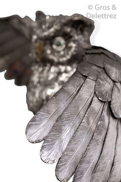 Mario BUCCELLATI (1891-1965) Hibou les ailes déployées

Sculpture en argent.

Signée,...