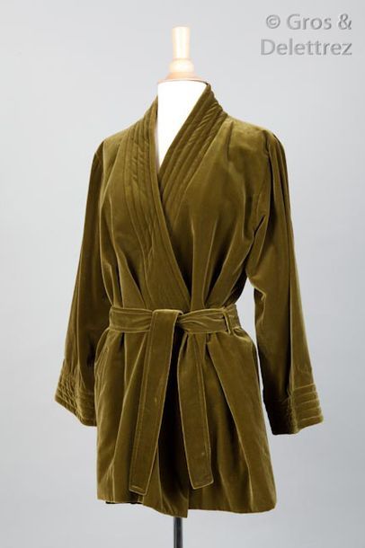 YVES SAINT LAURENT rive gauche, circa 1986-1988 Veste d'inspiration kimono en velours...