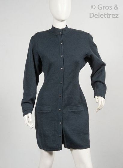 ALAÏA circa 1989/1990 Robe manteau en jersey de laine anthracite, boutonnage pression,...