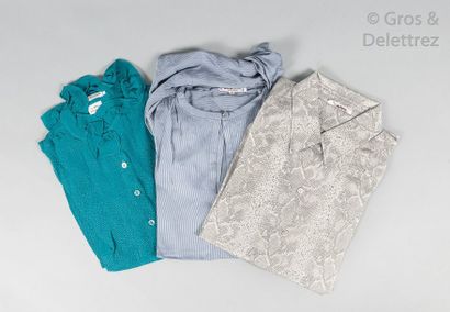SAINT LAURENT Rive Gauche Lot composé de trois chemises, blouses de matières et couleurs...