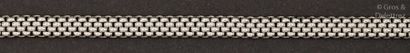 FOPE Bracelet souple en or gris. Signé Fope. Longueur?: 19cm. P. 28g.