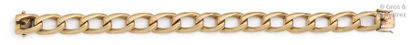 MAUBOUSSIN Bracelet «Gourmette» en or jaune. Signé Mauboussin
Paris et numéroté.
Longueur:...