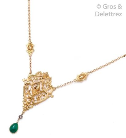 null Collier «Néogothique» en or jaune, orné de motifs ajourés d'entrelacs et de...