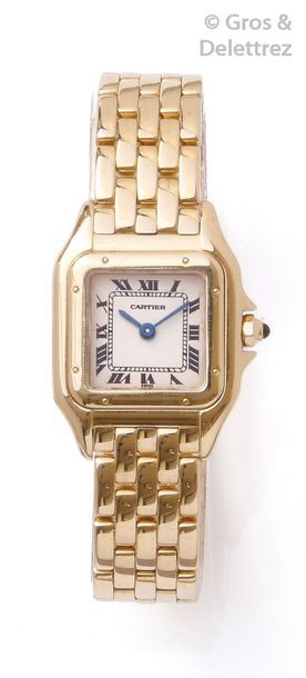 CARTIER «Panthère» - Bracelet-montre de dame en or jaune, boîtier carré, cadran crème...