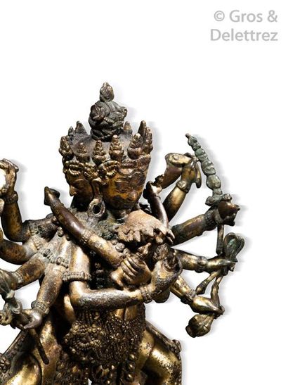 null Népal, XVe siècle	

Statue en bronze doré, représentant Chakra-Samvara avec...