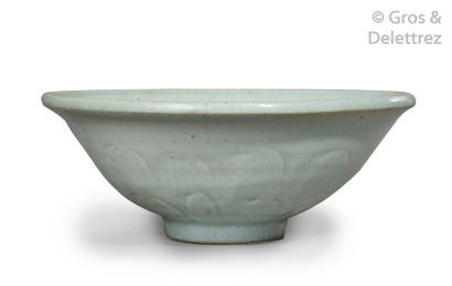 null Chine, époque Yuan, XIVe siècle	

Coupe évasée en céramique «?Douqing?», à décor...