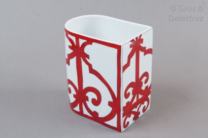 HERMÈS Paris made in France *Vase demi-cylindrique en porcelaine «?Les Balcons du...