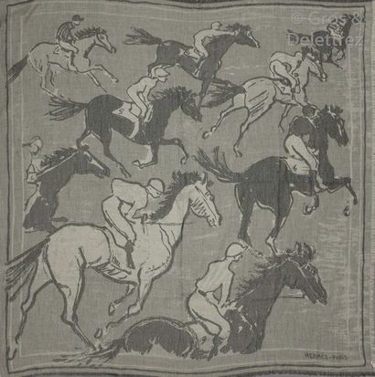 HERMES Paris *Grand châle en cachemire et soie à motif de chevaux en camaïeu de gris,...