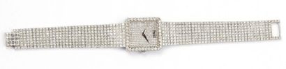 PIAGET Bracelet montre en or gris entièrement serti de diamants taillés en brillant,...