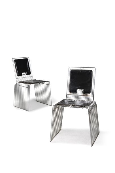 MAX SAUZE (né en 1933) Paire de chaises modèle «Sculpture» en fils de métal chromé,...