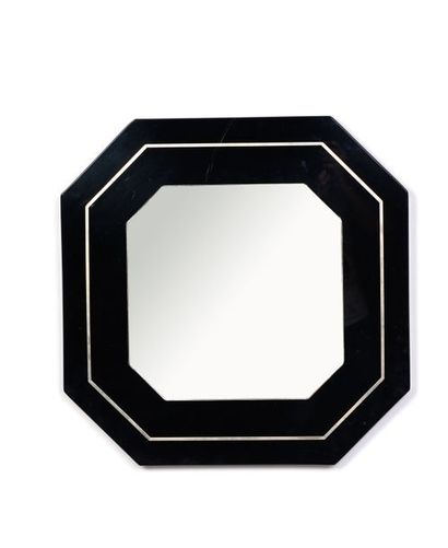 Jean Claude MAHEY (XXe) Miroir octogonale en bois laqué noir à incrustation d'un...