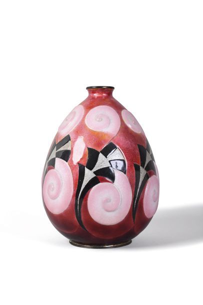 Camille FAURÉ (1874-1956) Vase balustre dit «Primerose» en cuivre émaillé à décor...