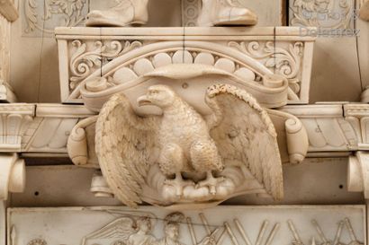 null Important bas-relief en ivoire sculpté représentant des scènes à la gloire de...