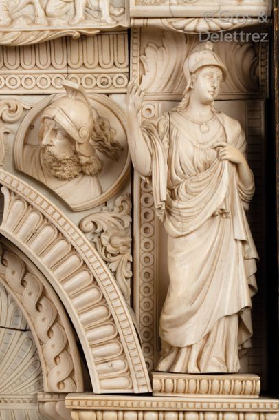 null Important bas-relief en ivoire sculpté représentant des scènes à la gloire de...