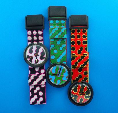 null SWATCH, lot de 3 montres comprenant les modèles suivants :

-Abraxas référence...